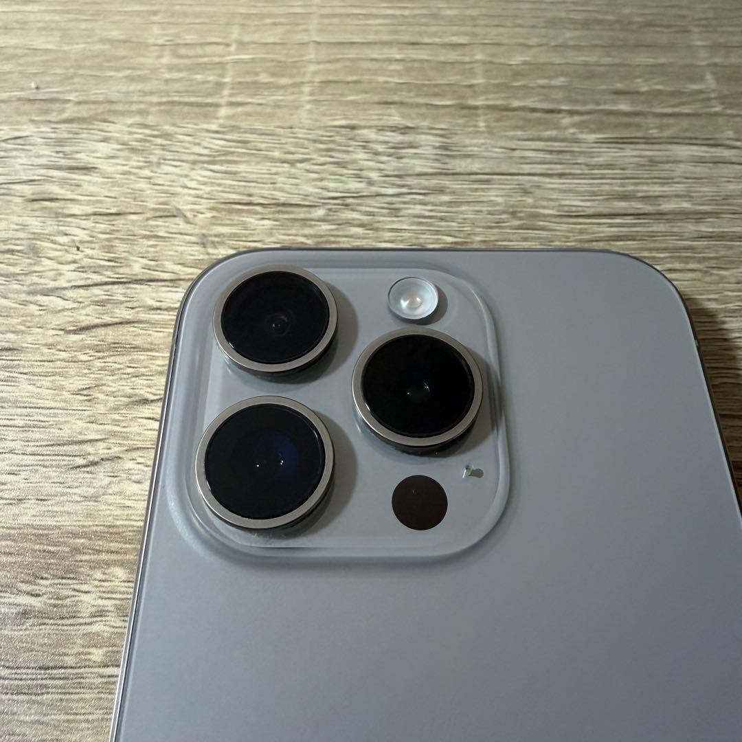 Apple iPhone15 Pro ナチュラルチタニウム　256GB