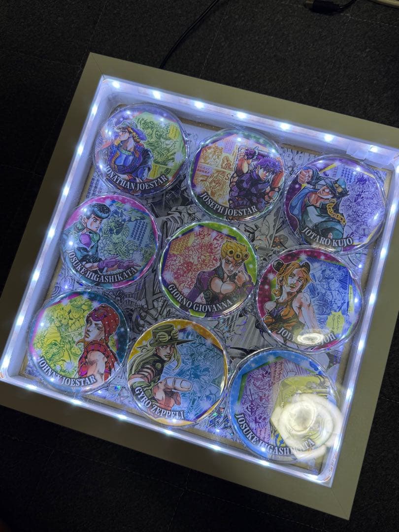 ジョジョの奇妙な冒険 荒木飛呂彦原画展 heroes 缶バッジ　9種類　ケース付 ☆ #ジョジョ展 <金沢会場> 新商品情報☆ 『ジョジョの奇妙な冒険