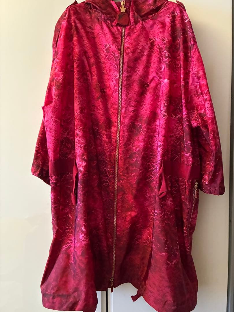 モンクレールガムルージュ フード付きナイロンコート