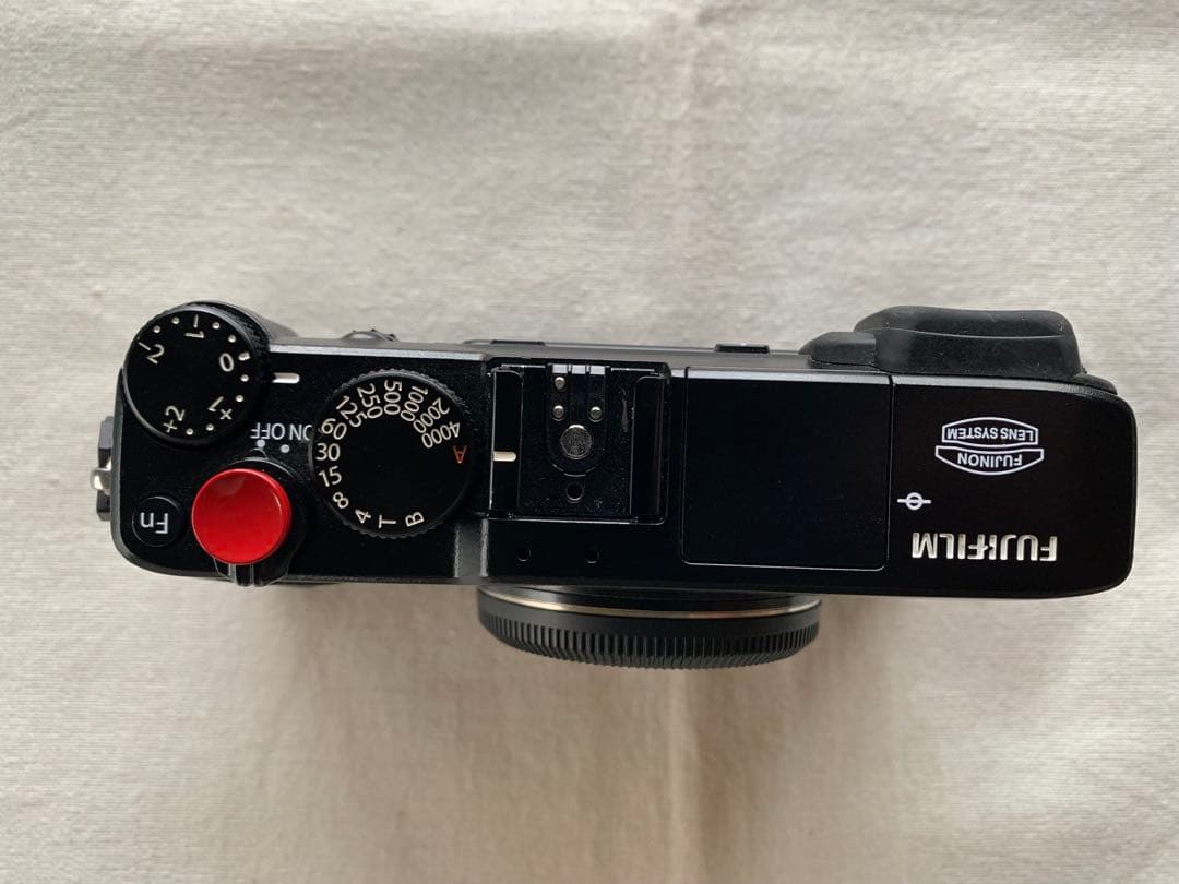 Fujifilm X-E1 ミラーレスカメラ 本体と付属品