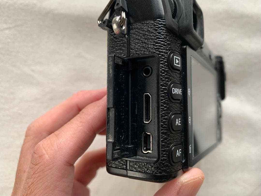 Fujifilm X-E1 ミラーレスカメラ 本体と付属品