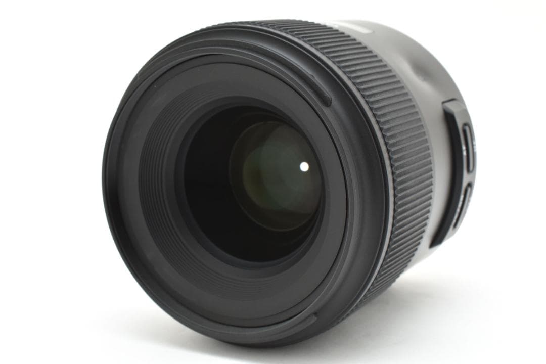 TAMRON 45mm F1.8 DI VC USD F013 ニコンFマウント