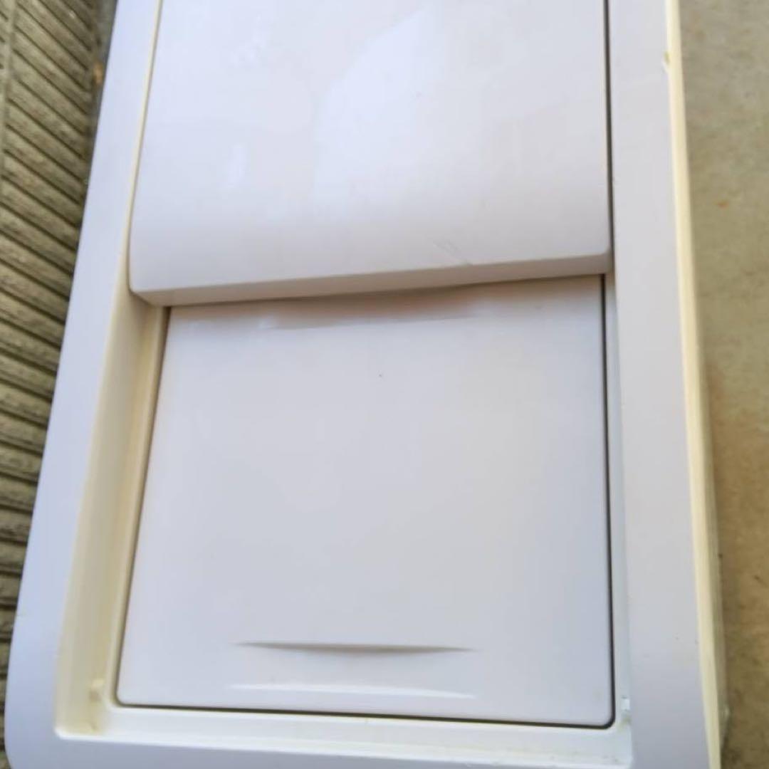 M様　確認済み　SANYO コンパクト冷凍庫 ホワイト　中古SCR-S42