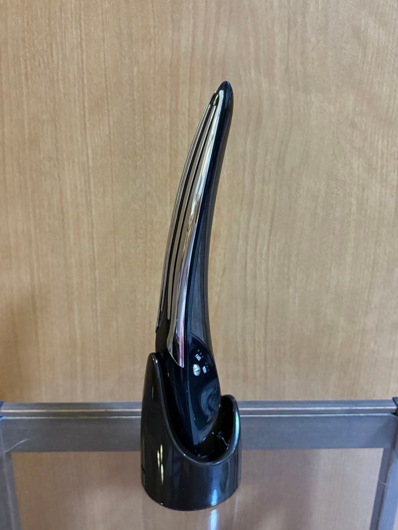 【美顔器】 パイラナイト 充電スタンド付き