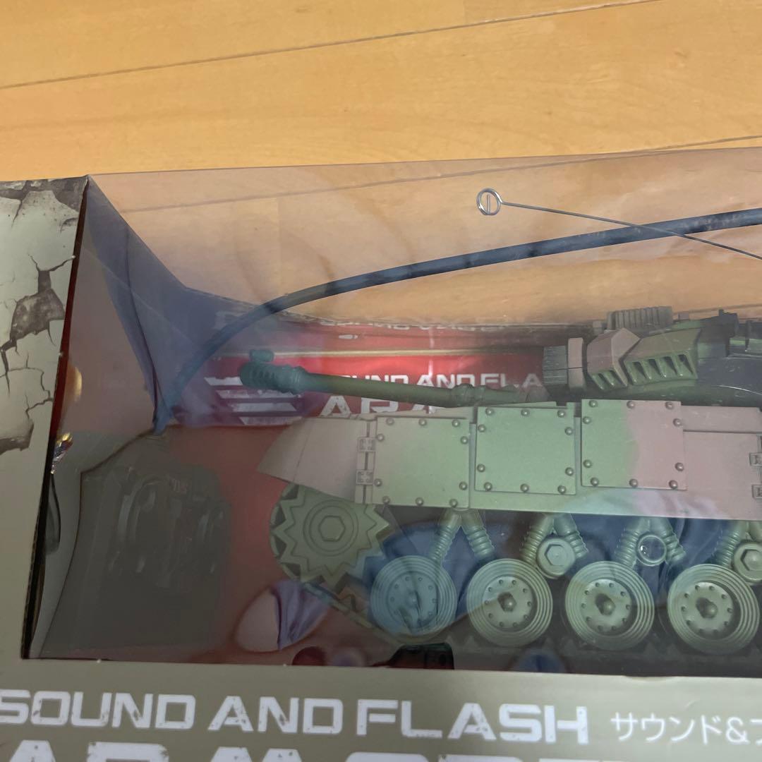 サウンド&フラッシュアーマードタンクRC - メルカリ
