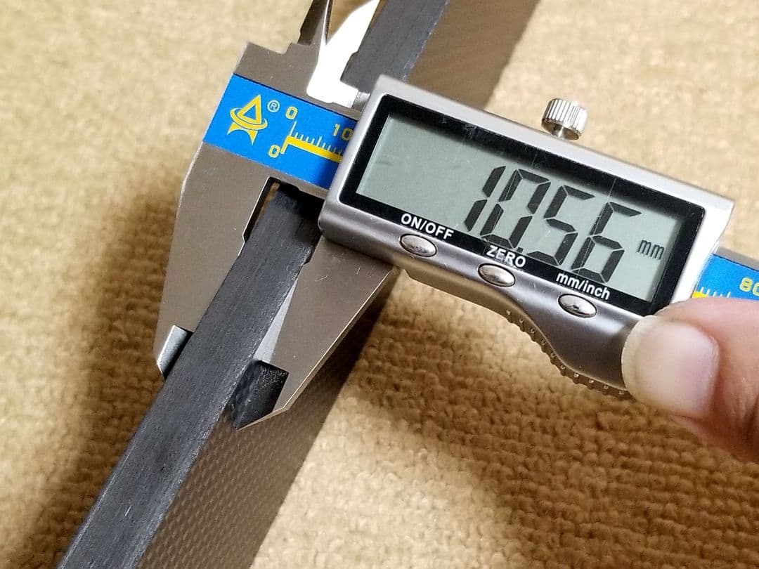 【CFRP素材】厚み約10.5mm サイズ70×800mm　ドライカーボン