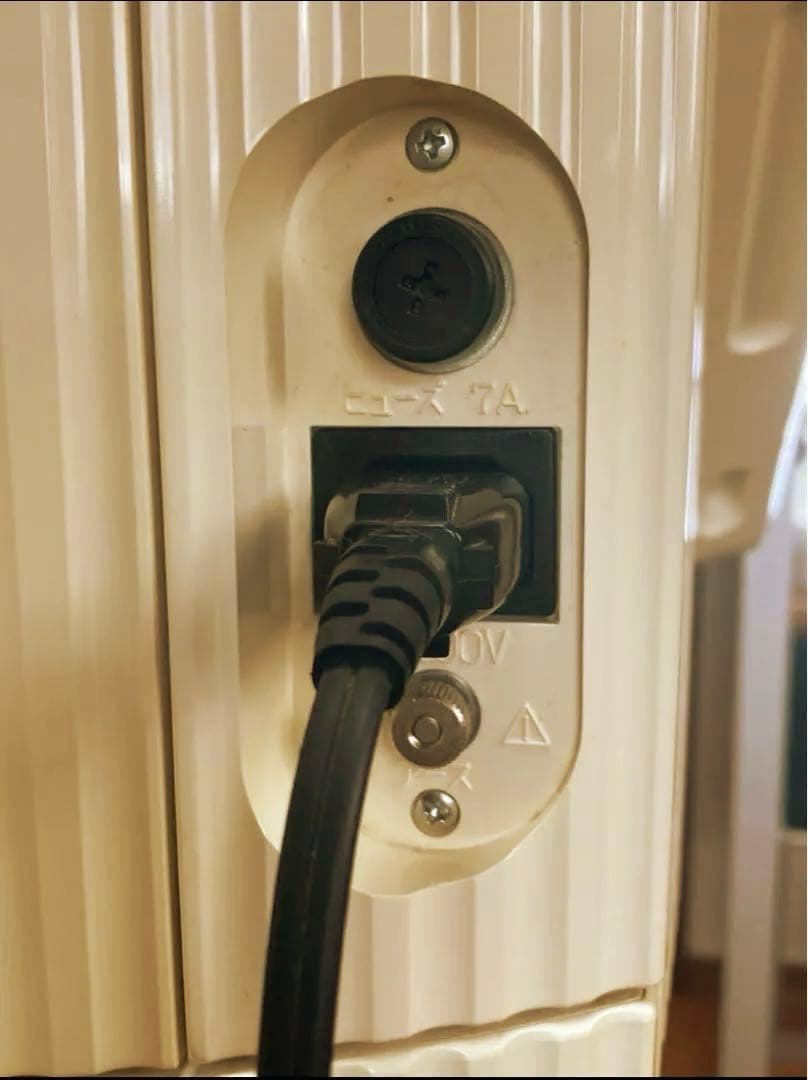 サキナ　美顔器　エステ　コスミックミュー　705/706 中古