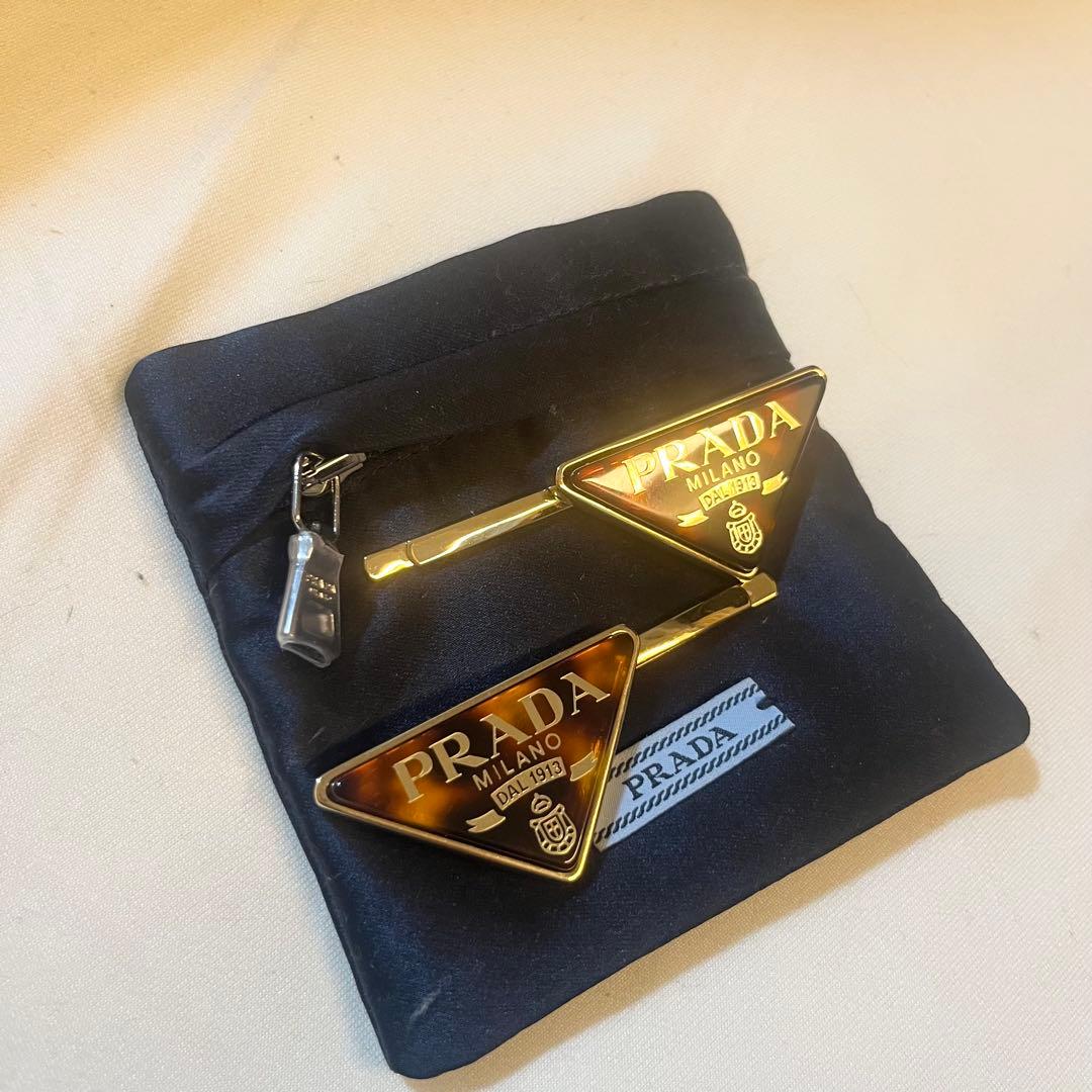PRADA ゴールドヘアピン 2個セット - メルカリ