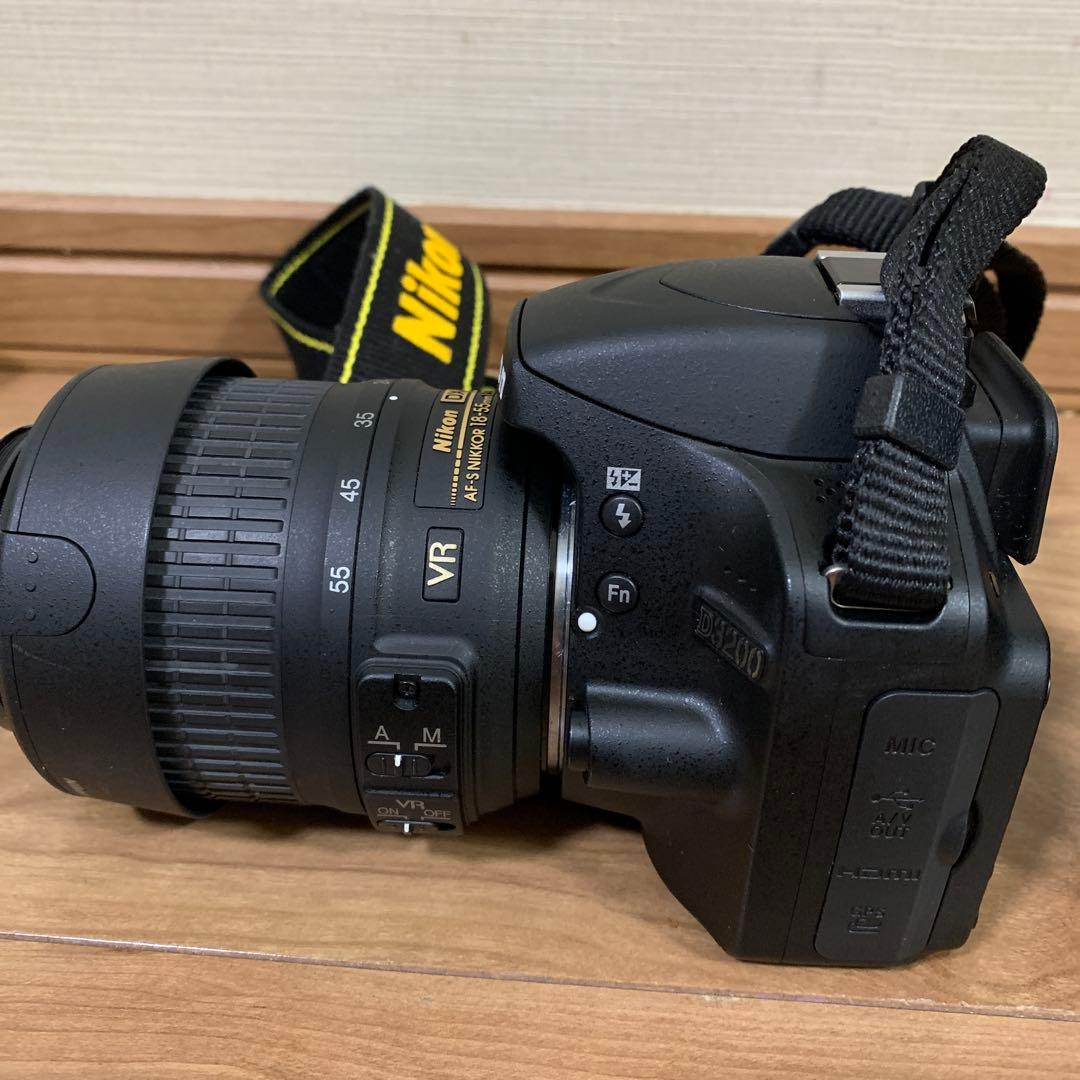 Nikon デジタルー眼レフカメラ D3200 300mmダブルズームキット