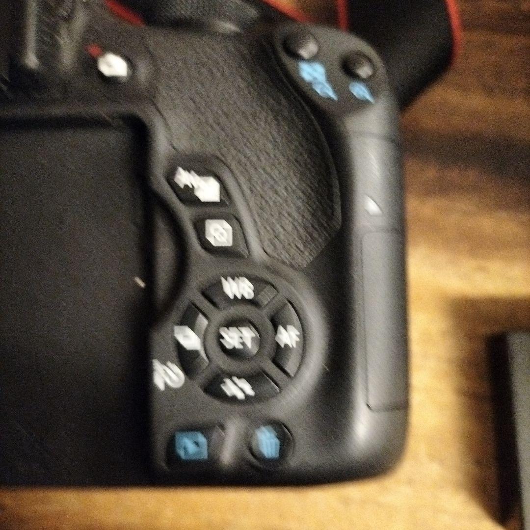 キヤノンイオスキス　X8i18〜55㍉ZoomLens日本製