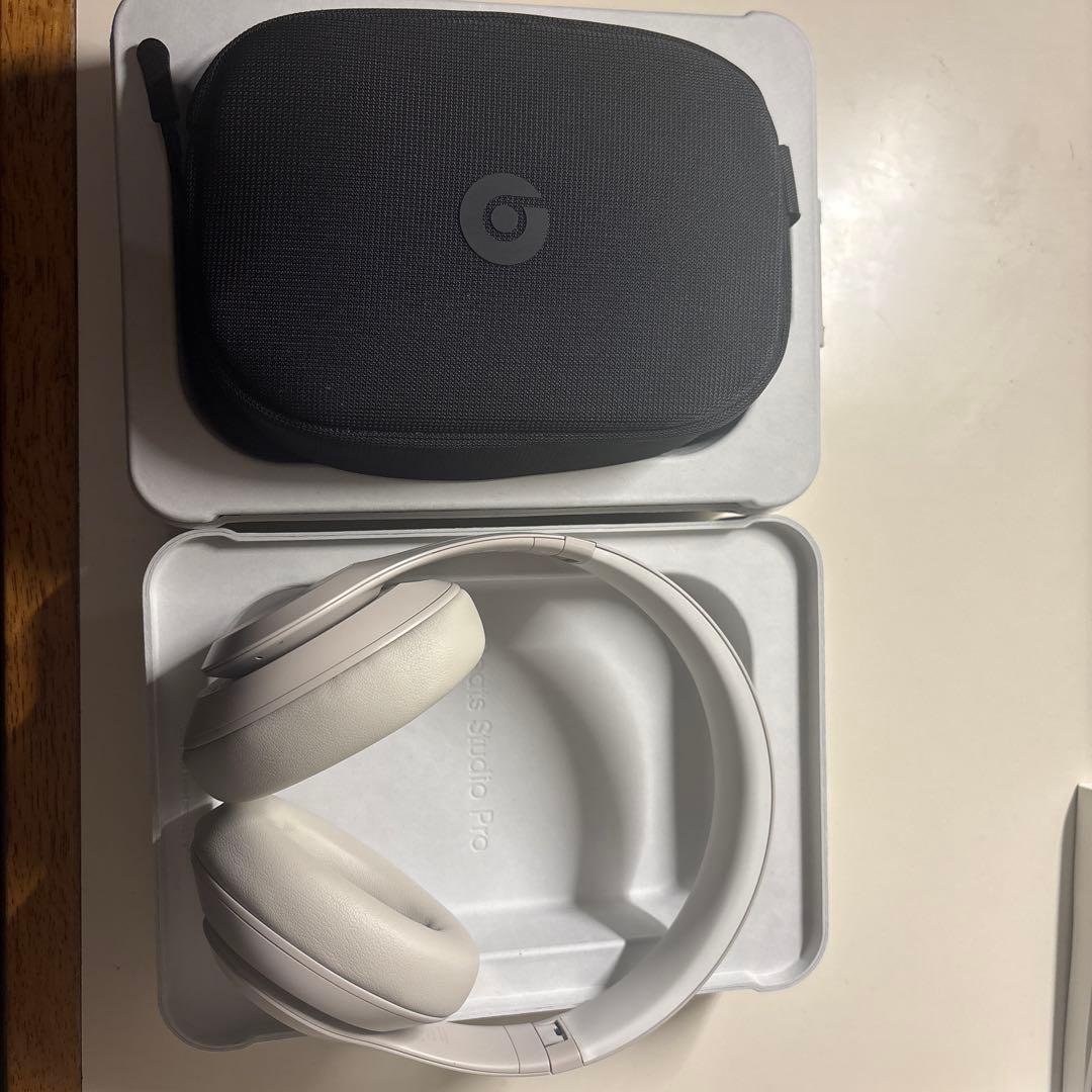 Beats Studio Pro ワイヤレスヘッドホン ホワイト ケース付き - メルカリ