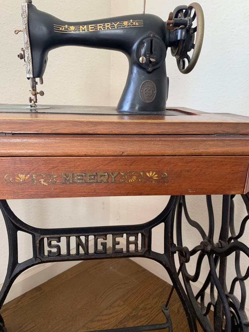 みのむし様専用☆送料込み☆飾り棚足踏みアンティークミシン - メルカリ