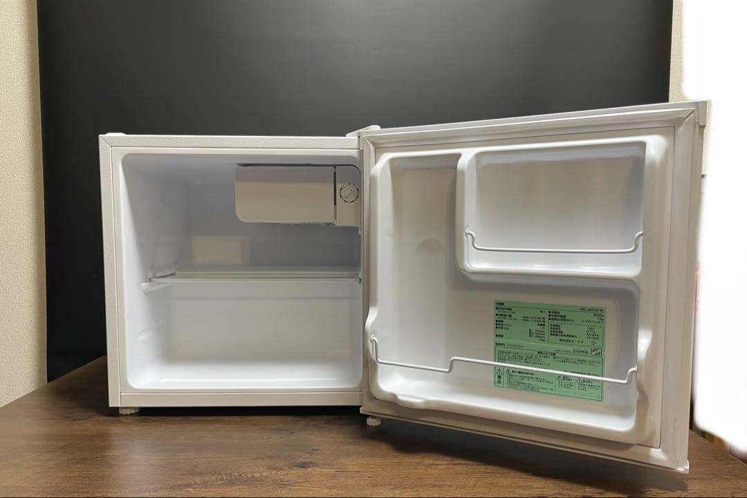 美品　アイリスオーヤマ　小型冷蔵庫　ホワイト　46L PRC-B051D