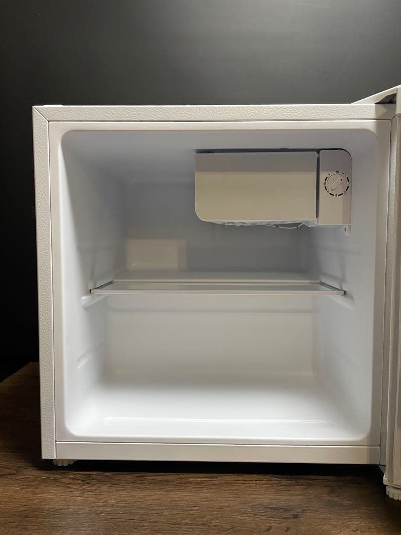 美品　アイリスオーヤマ　小型冷蔵庫　ホワイト　46L PRC-B051D