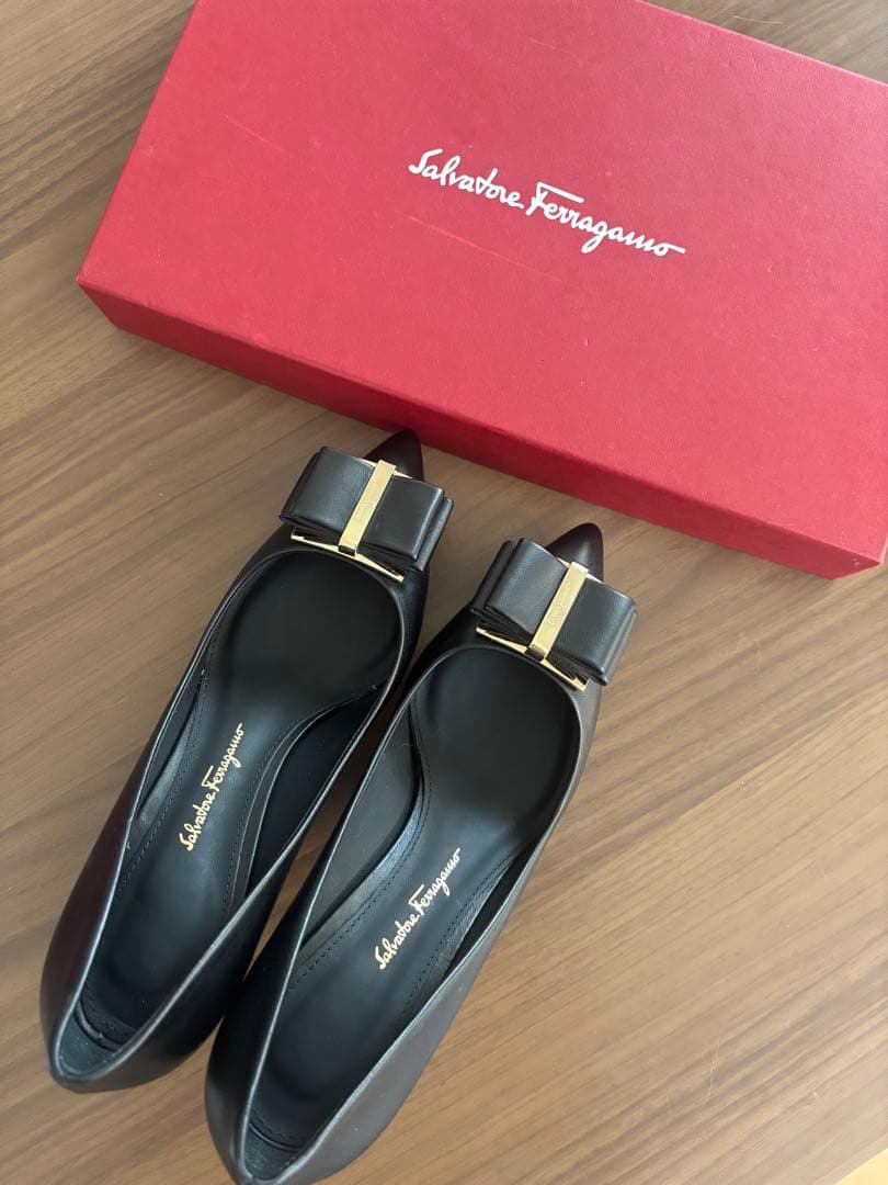 【tomo】Salvatore Ferragamo パンプス ヴァラリボン ヴァラ - ウィメンズ | Ferragamo