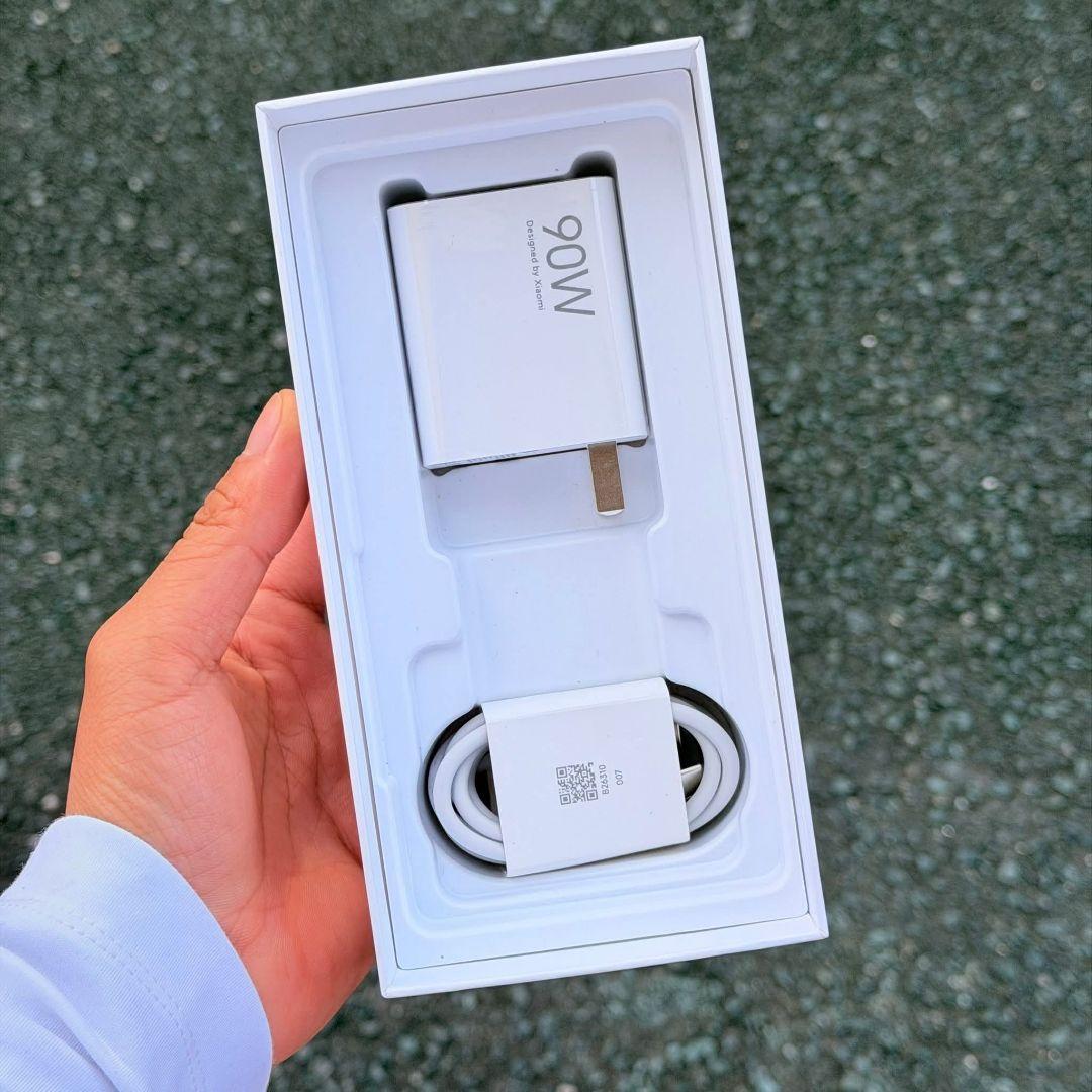 Xiaomi 14 12GB/256GB SIMフリー｜純正90W急速充電器付き