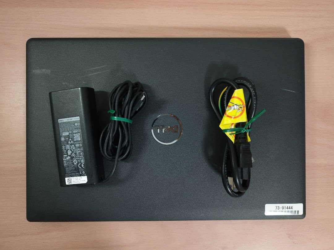 ★DELL 3520 16GB/i5/256GB/office付★使用2275H Amazon.com: Dell Inspiron 15 3000 3520 15.6