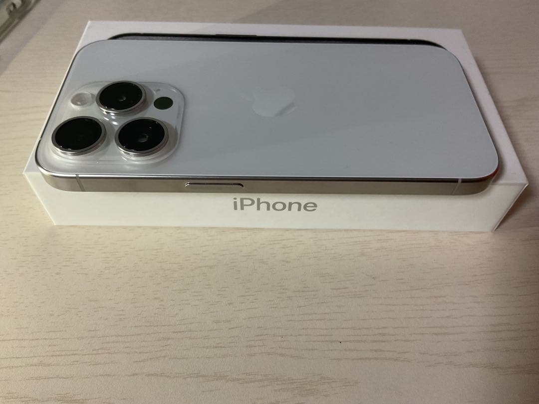 Apple iPhone15pro 128GB 本体 +ケース付き