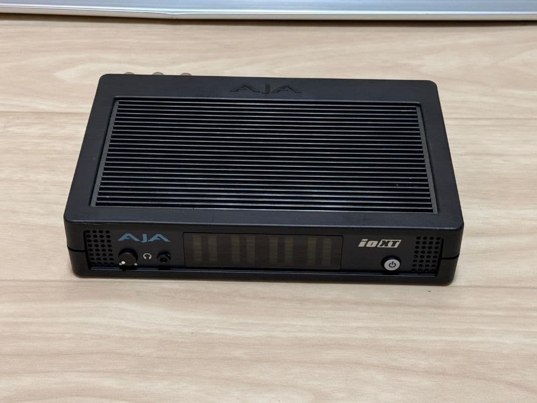 AJA IOXT プロ仕様の映像・音声入出力デバイス本体