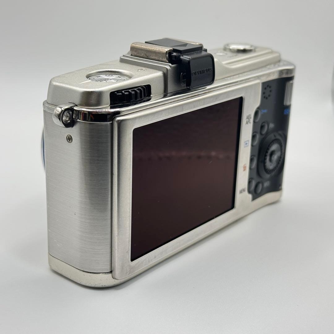 オリンパス E-P2 17mm 1:2.8 パンケーキレンズ付