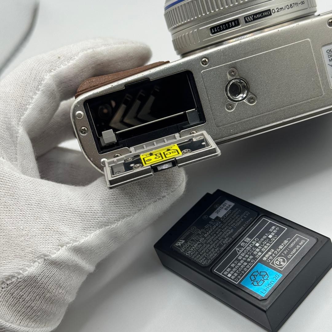 オリンパス E-P2 17mm 1:2.8 パンケーキレンズ付