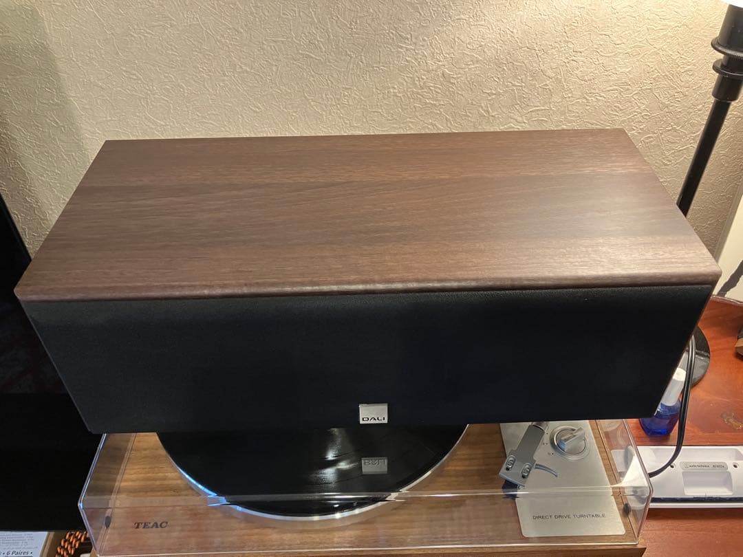 DALI SPEKTOR VOKAL センタースピーカー 別売り台座付き