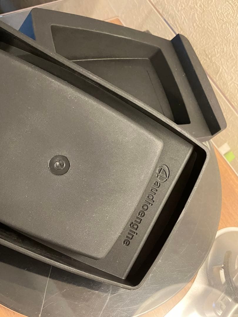 DALI SPEKTOR VOKAL センタースピーカー 別売り台座付き