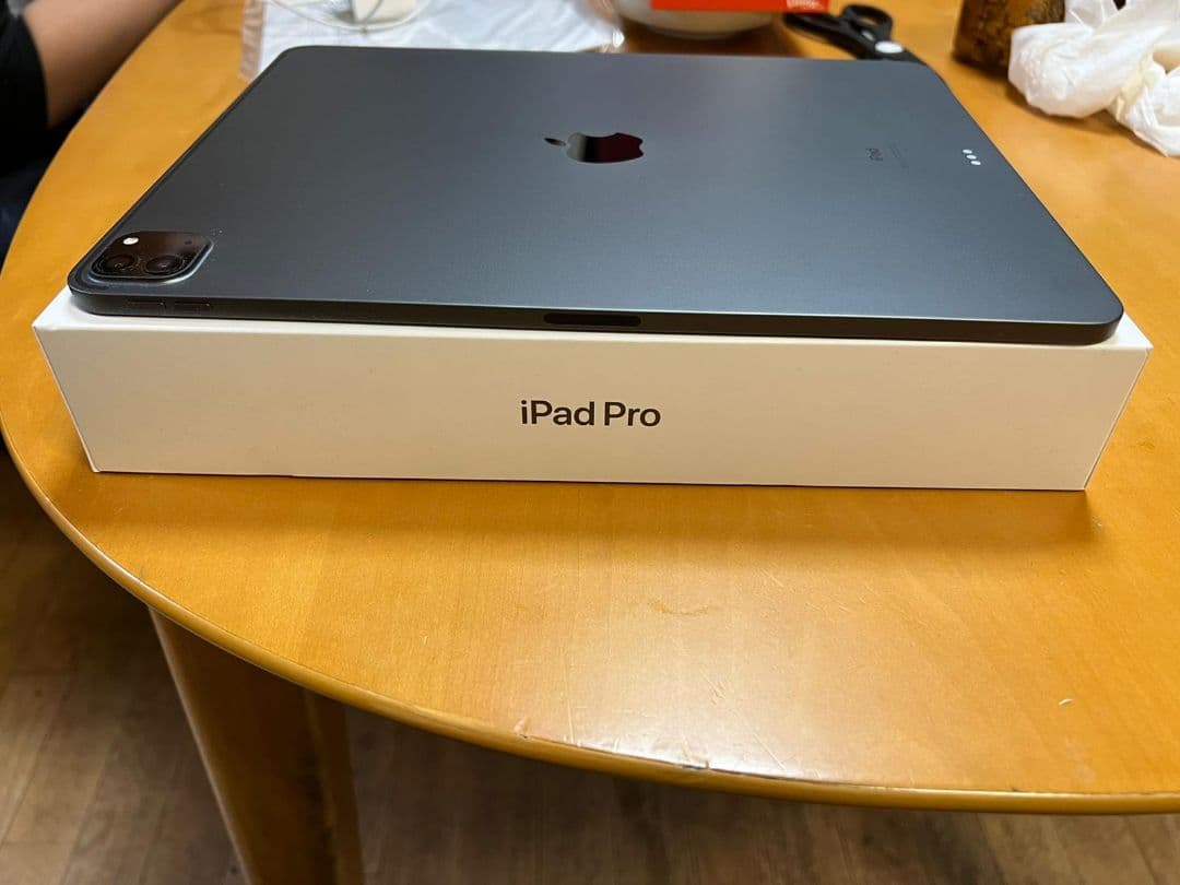 Apple iPad Pro 第5世代 512GB MHNK3J/A スペース…