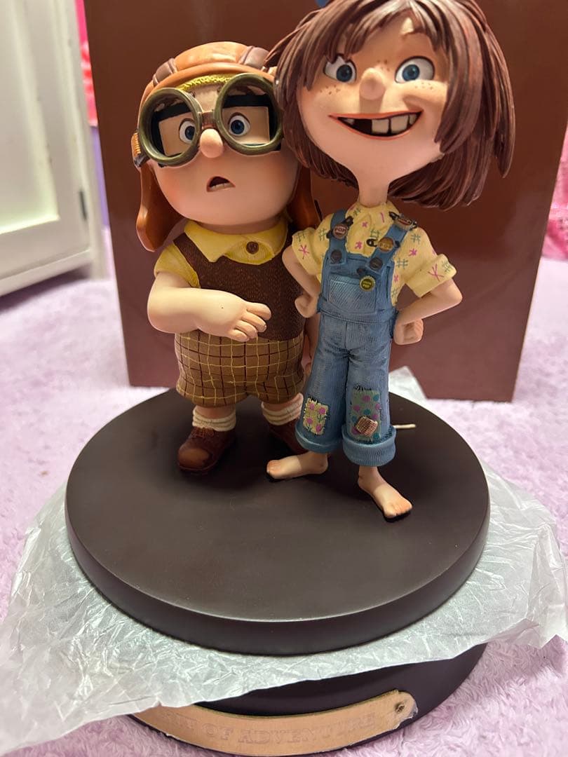 カールじいさんの空飛ぶ家 カール エリー 幼少期 フィギュア レア