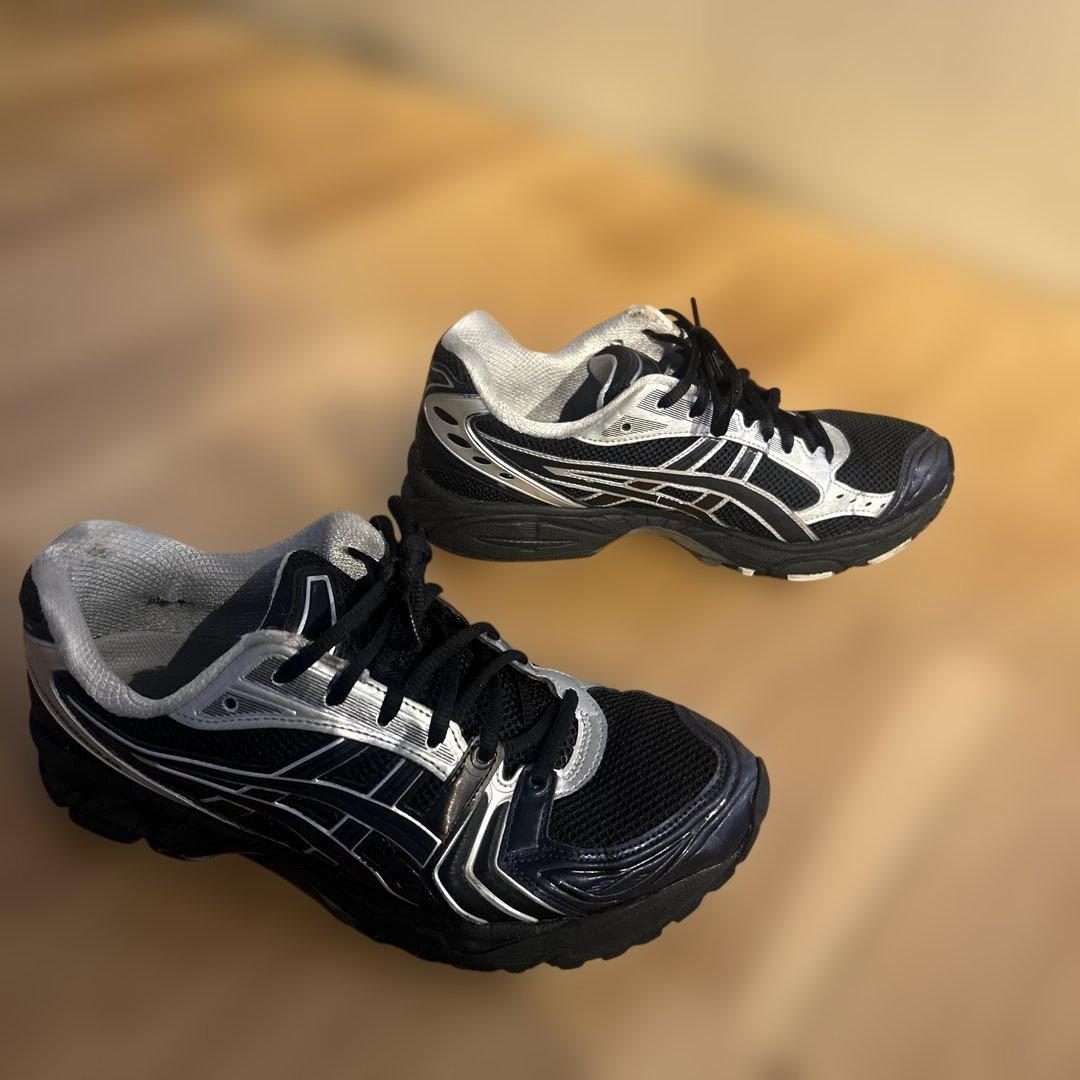 ASICS GEL-KAYANO 14 ブラック/シルバー 28.0cm