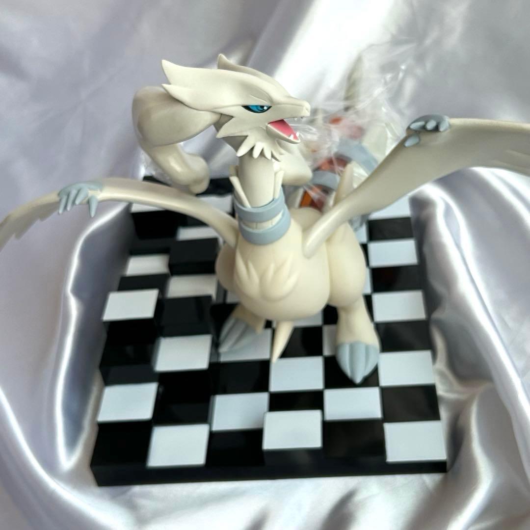 希少】レシラムフィギュア賞全1種 ホワイト ポケモンわくわくゲット