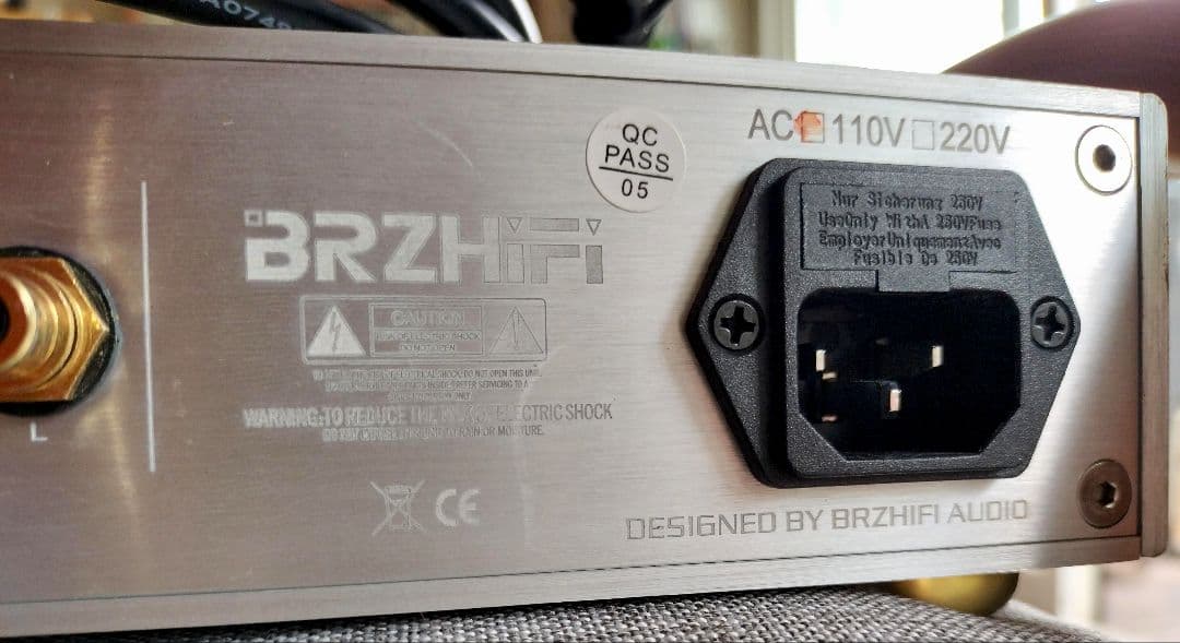中華製プリアンプ　BRZHiFi