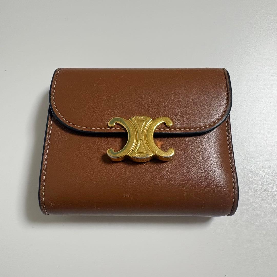 CELINE トリオンフ ブラウン 三つ折り財布 - メルカリ