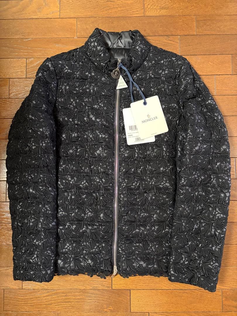 最終価格 新品・未使用 Moncler Sorbierレースダウンジャケット MONCLER（モンクレール） ショートダウンジャケット H20931A00136