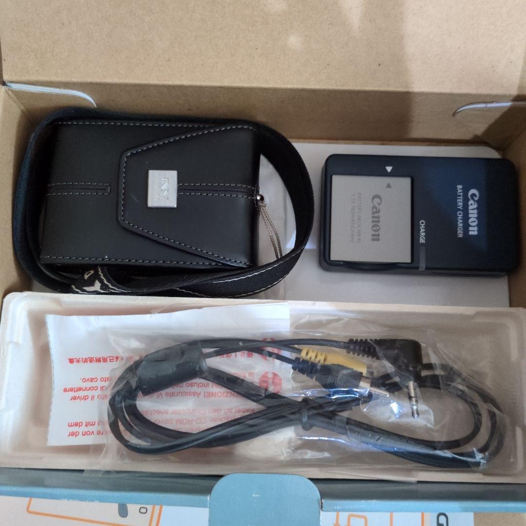 Ｕｓｅｄ　Canon　IXYD40 デジタルカメラ　　3.2メガピクセル