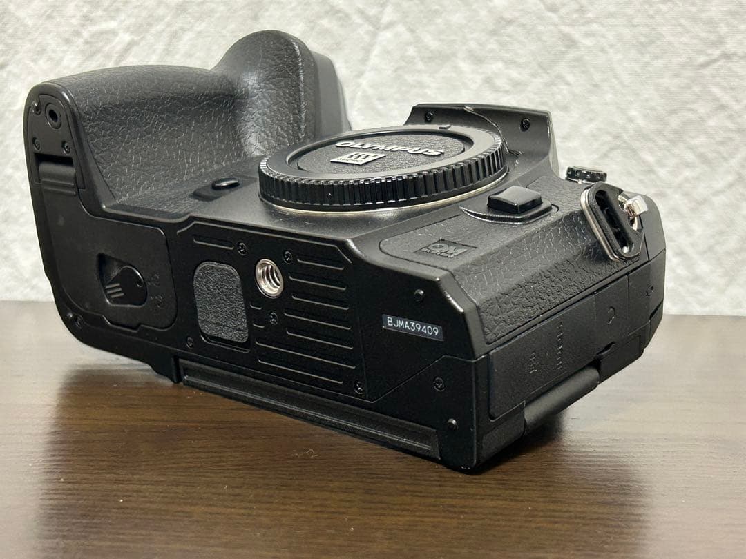 OLYMPUS OM SYSTEM OM-1 ボディ 131 - メルカリ