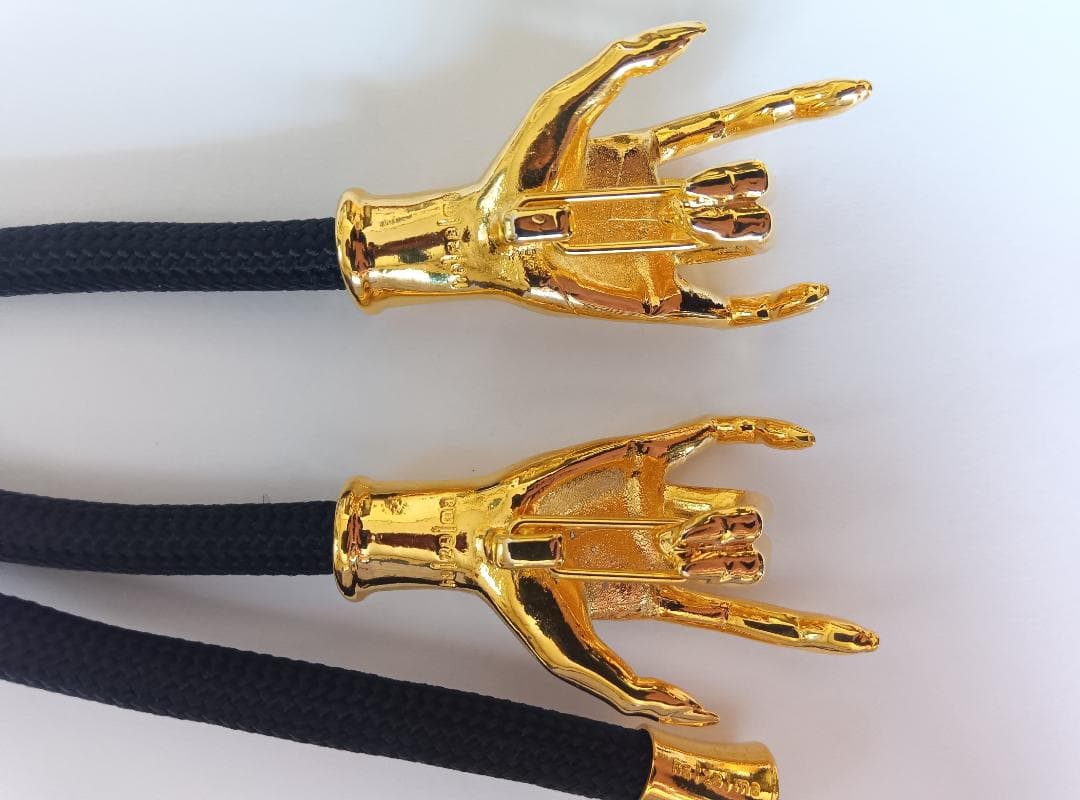 hazama 惹きずり込まれる運命のスマホストラップ