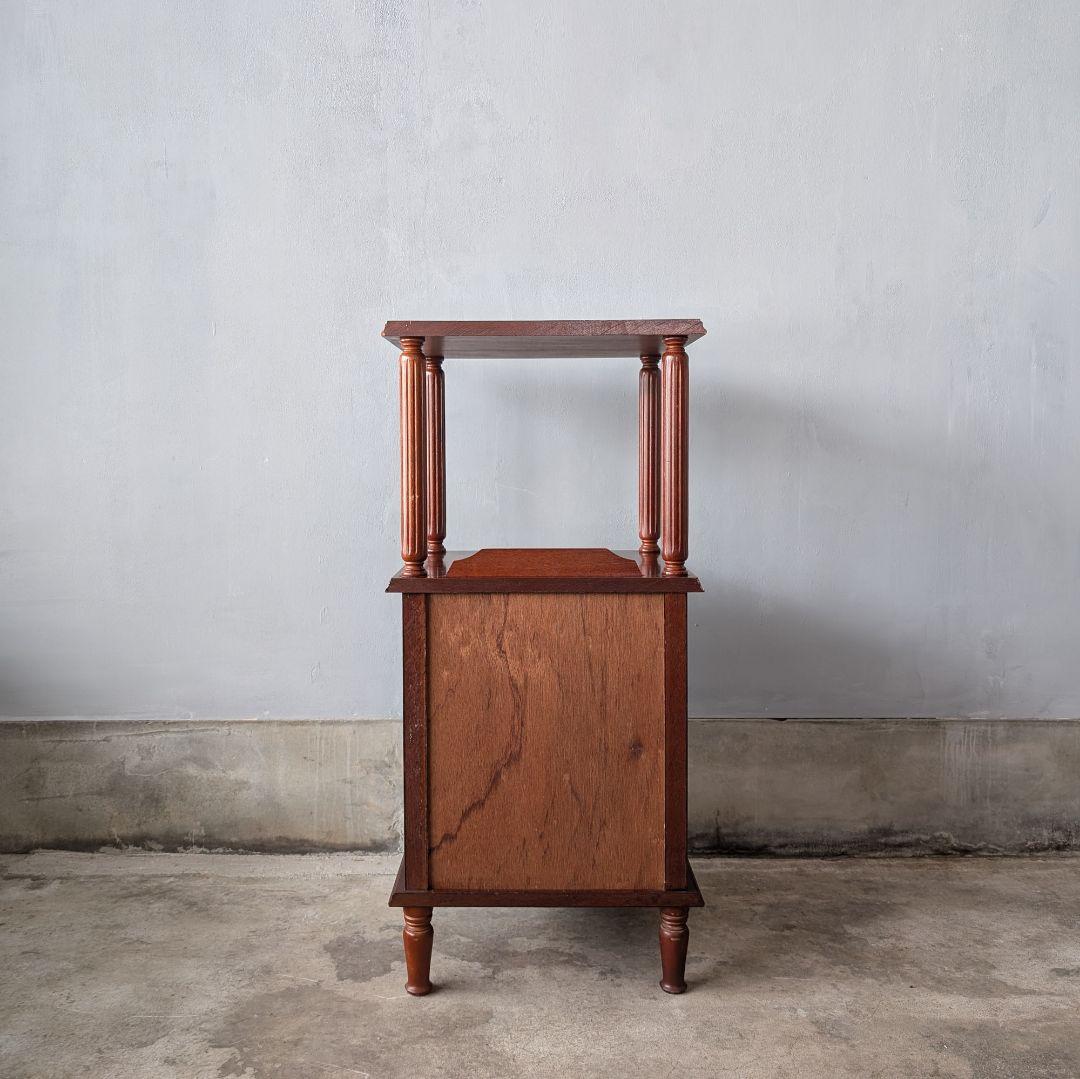 古家具】平成期頃に作られたアンティーク調の飾り台 電話台