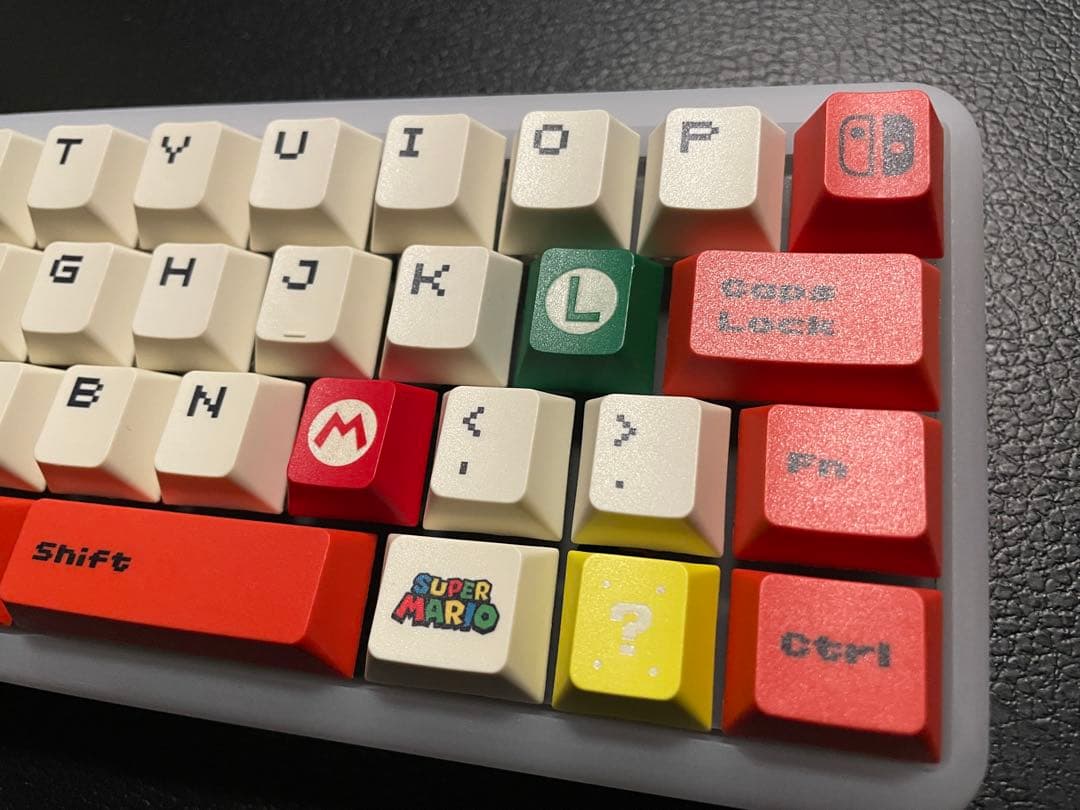 マリオ　キーボード　40% メカニカル