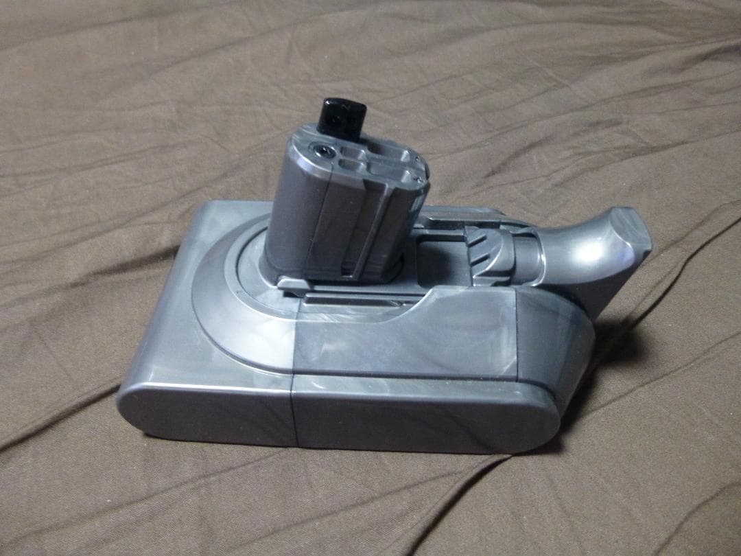 格安処分 ダイソンSV18ボディ 新品未使用 おまけバッテリー付