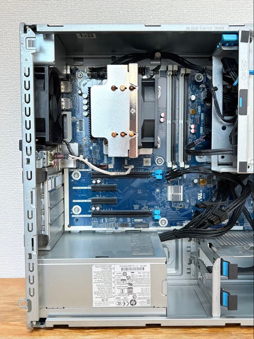 ベアボーン状態のHP Z2 Tower G5 Workstation☆125W可