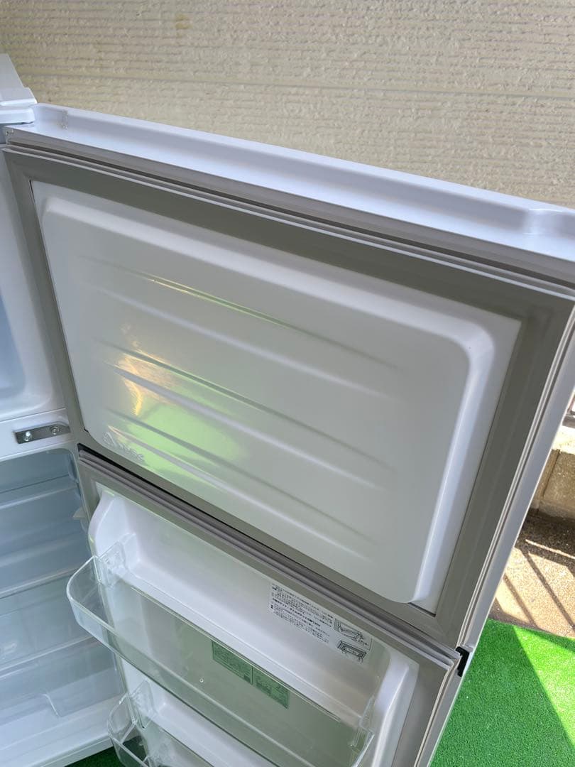 666ハイセンス冷蔵庫　ゆか