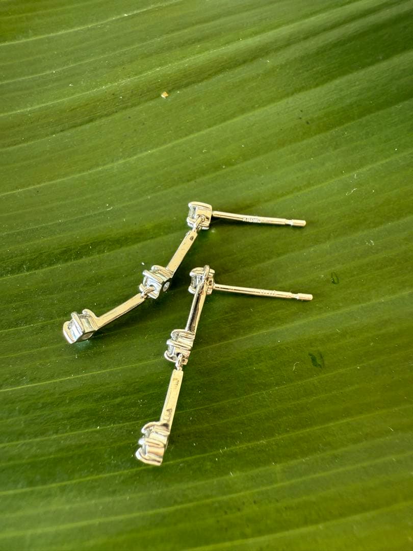 ダイヤモンド　K18 WG ホワイトゴールド　0.20ct ピアス