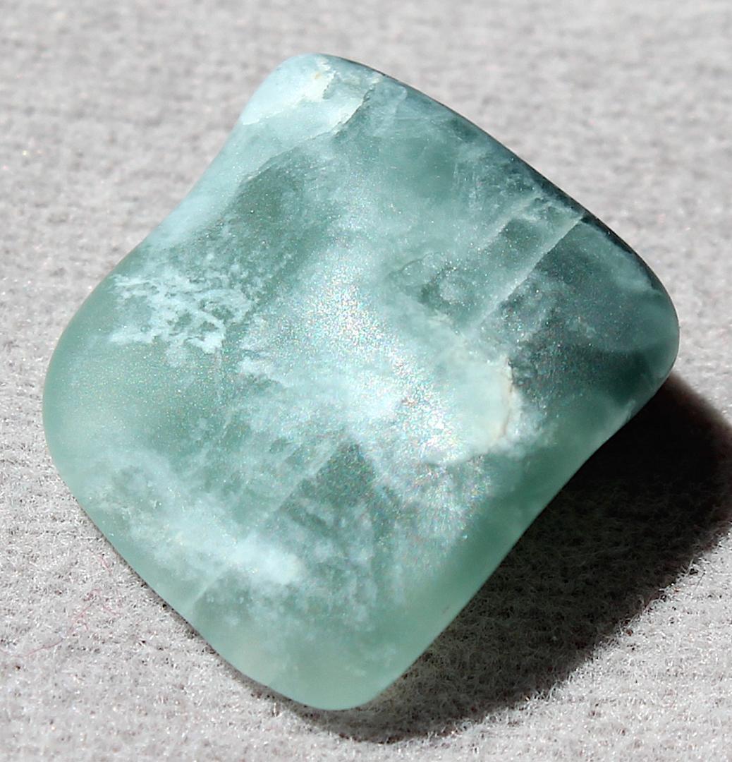 ［半透明の翡翠］糸魚川翡翠 原石 2.2g