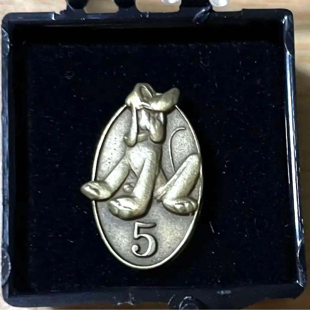 非売品】Disneyディズニーキャスト勤続5年記念アワードピン プルート