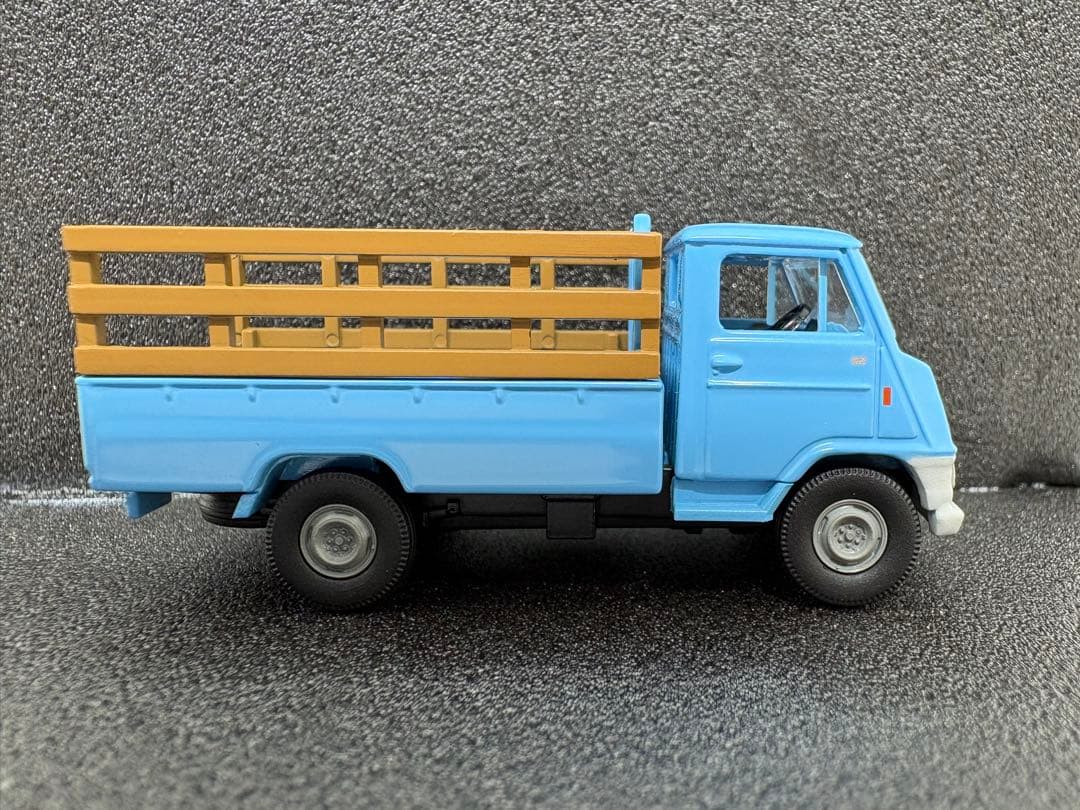 トミカリミテッドヴィンテージ トヨエース 家畜運搬車 LV－72b - メルカリ