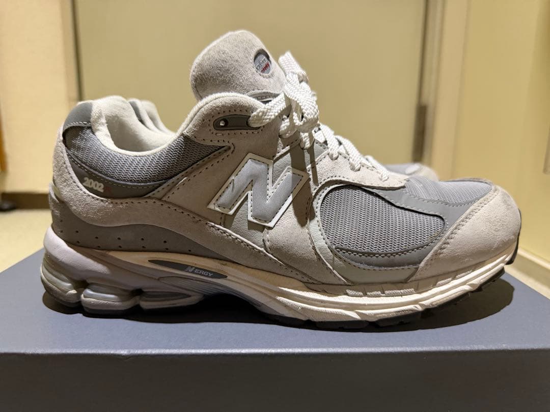 【極美品】New Balance M2002RXJ グレー GORE-TEX New Balance 2002R Gore-Tex Concrete M2002RXJ at PRM US