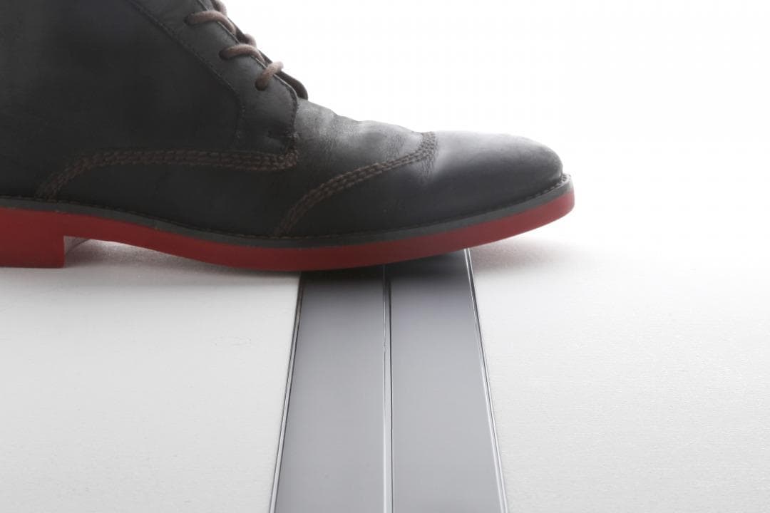 厚さ0.9mm の驚くほど薄い延長コード【50cm✕1本 2m✕1本】黒