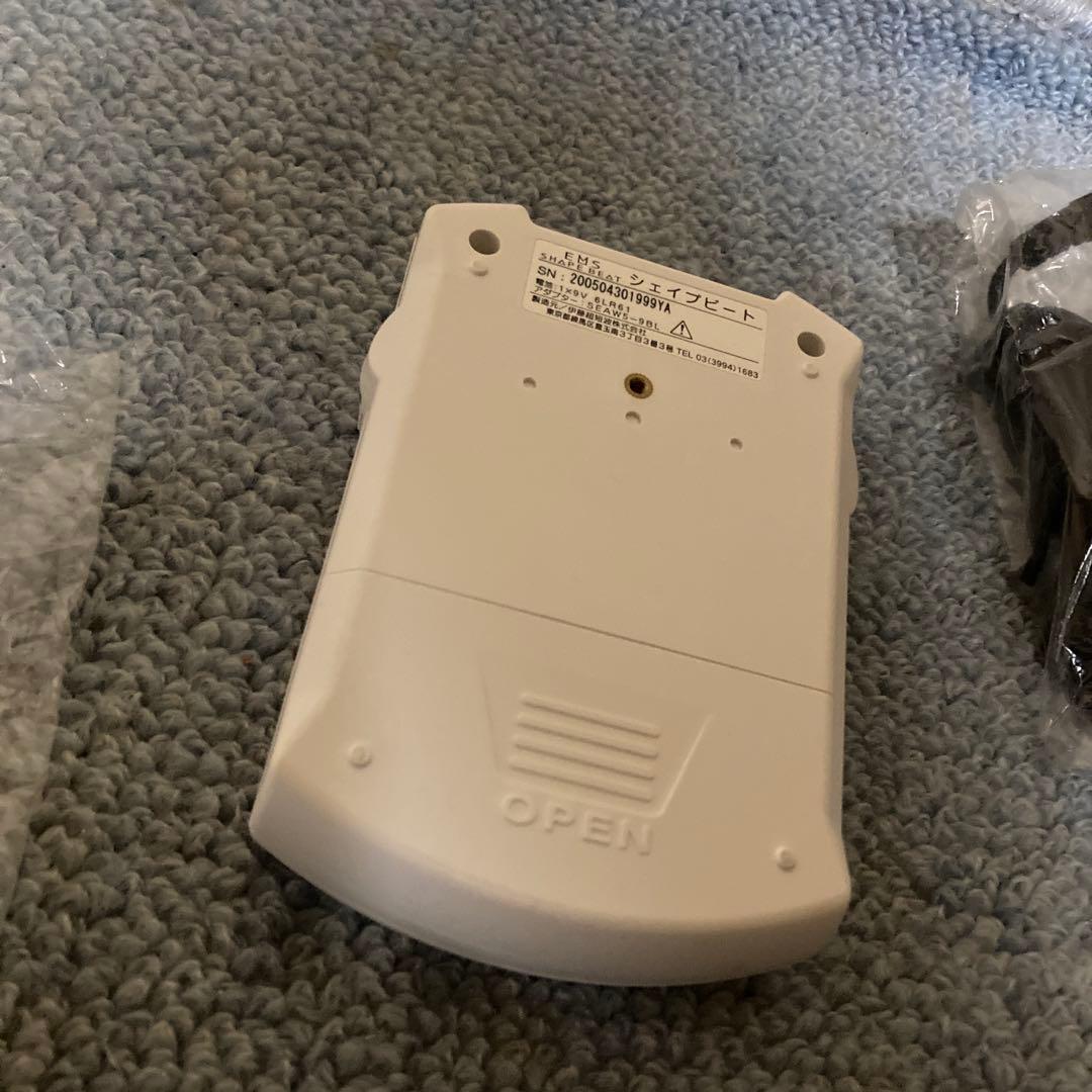 EMS SHAPE BEAT 美顔器