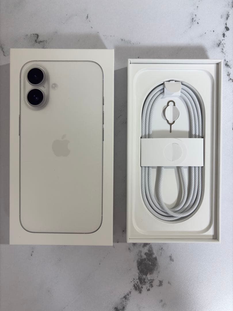 iPhone16 128GB ホワイト ※一部画面割れ、傷有り